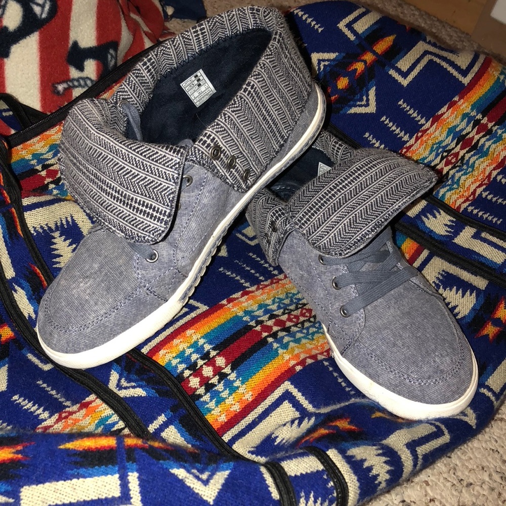 HIGH TOPS